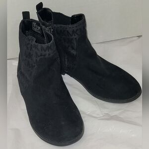 Michael Kors Flat Black Suede Short/Ankle Boot sz 4